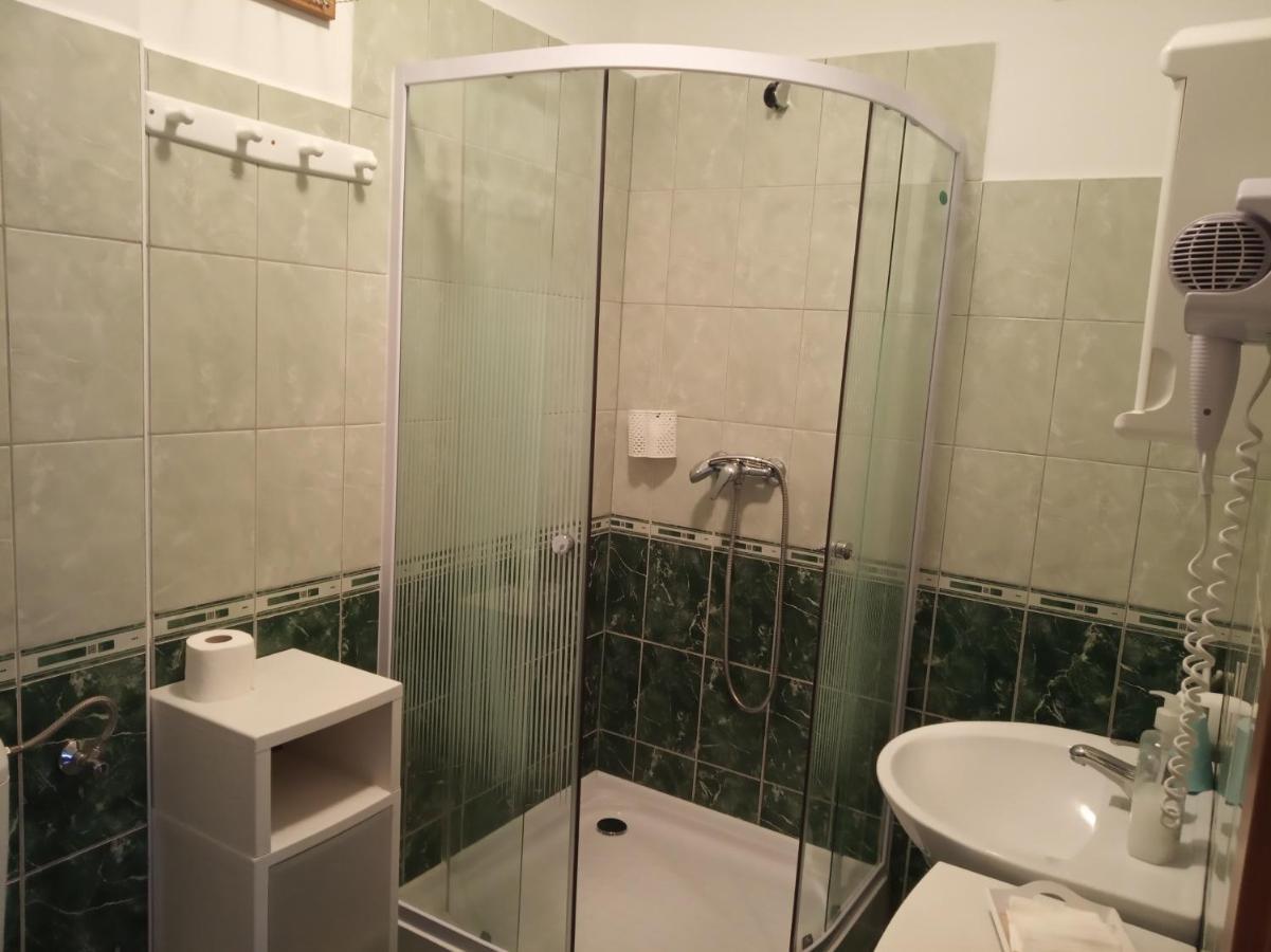 Atlas Apartman Bük Esterno foto