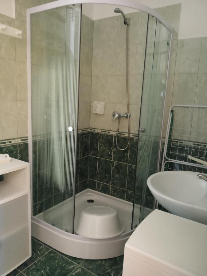 Atlas Apartman Bük Esterno foto