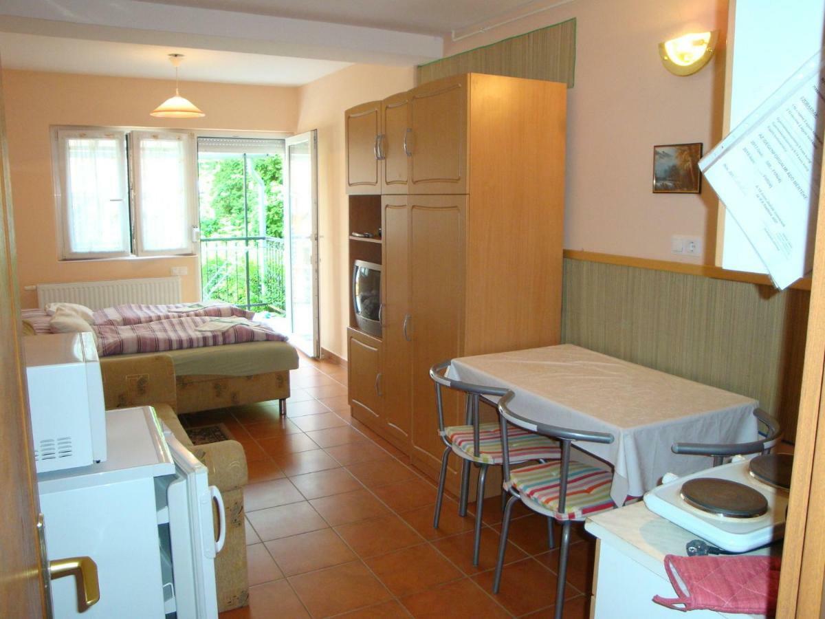 Atlas Apartman Bük Esterno foto