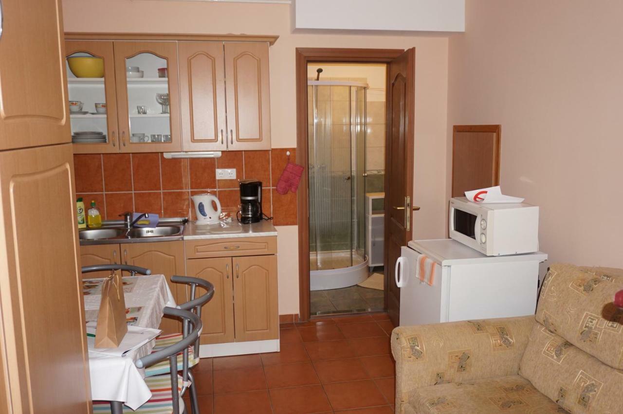 Atlas Apartman Bük Esterno foto